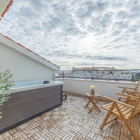 Hotel Lo͝Or Luxury Retreat à Stobreč Extérieur photo
