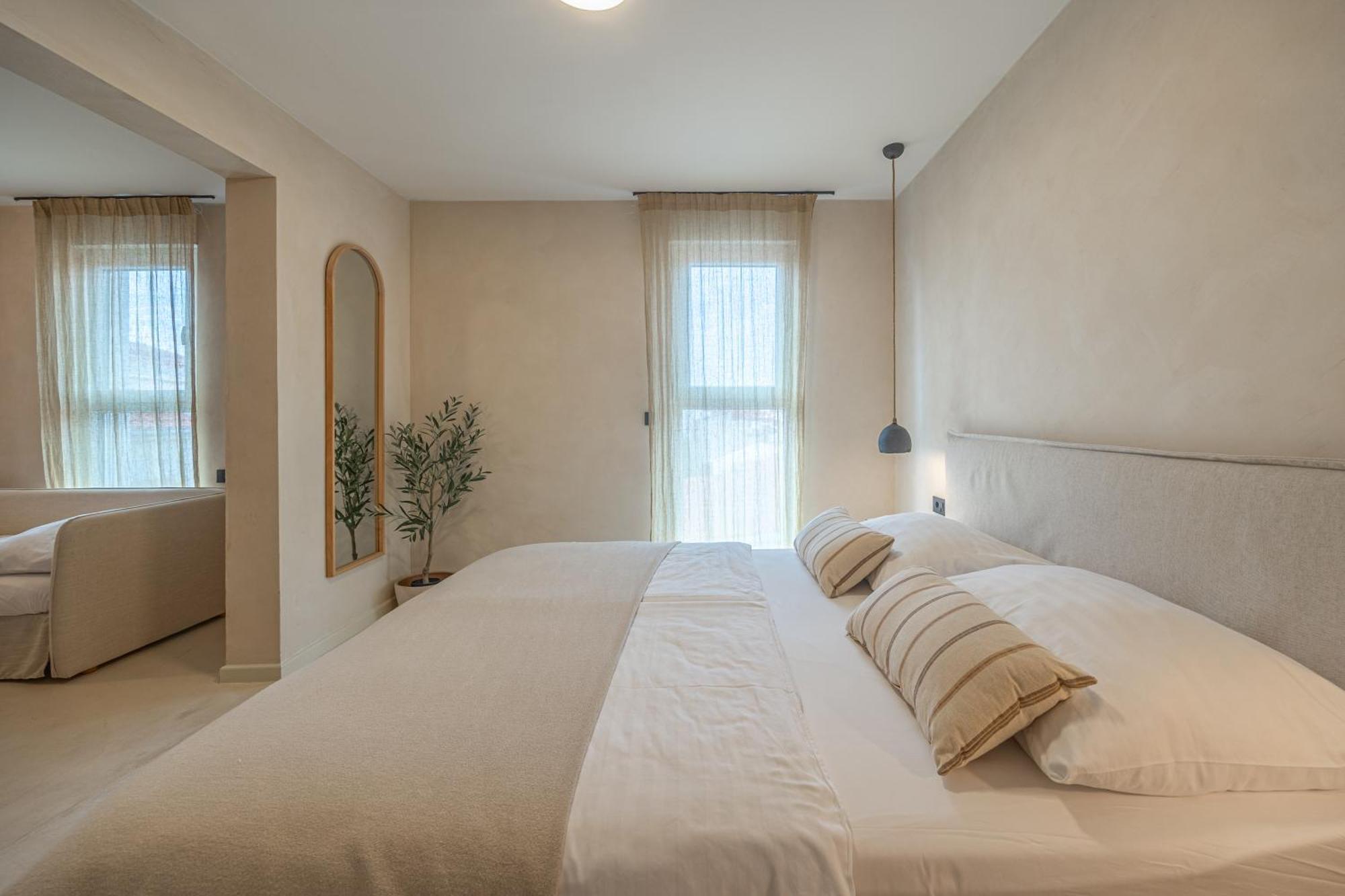 Hotel Lo͝Or Luxury Retreat à Stobreč Extérieur photo