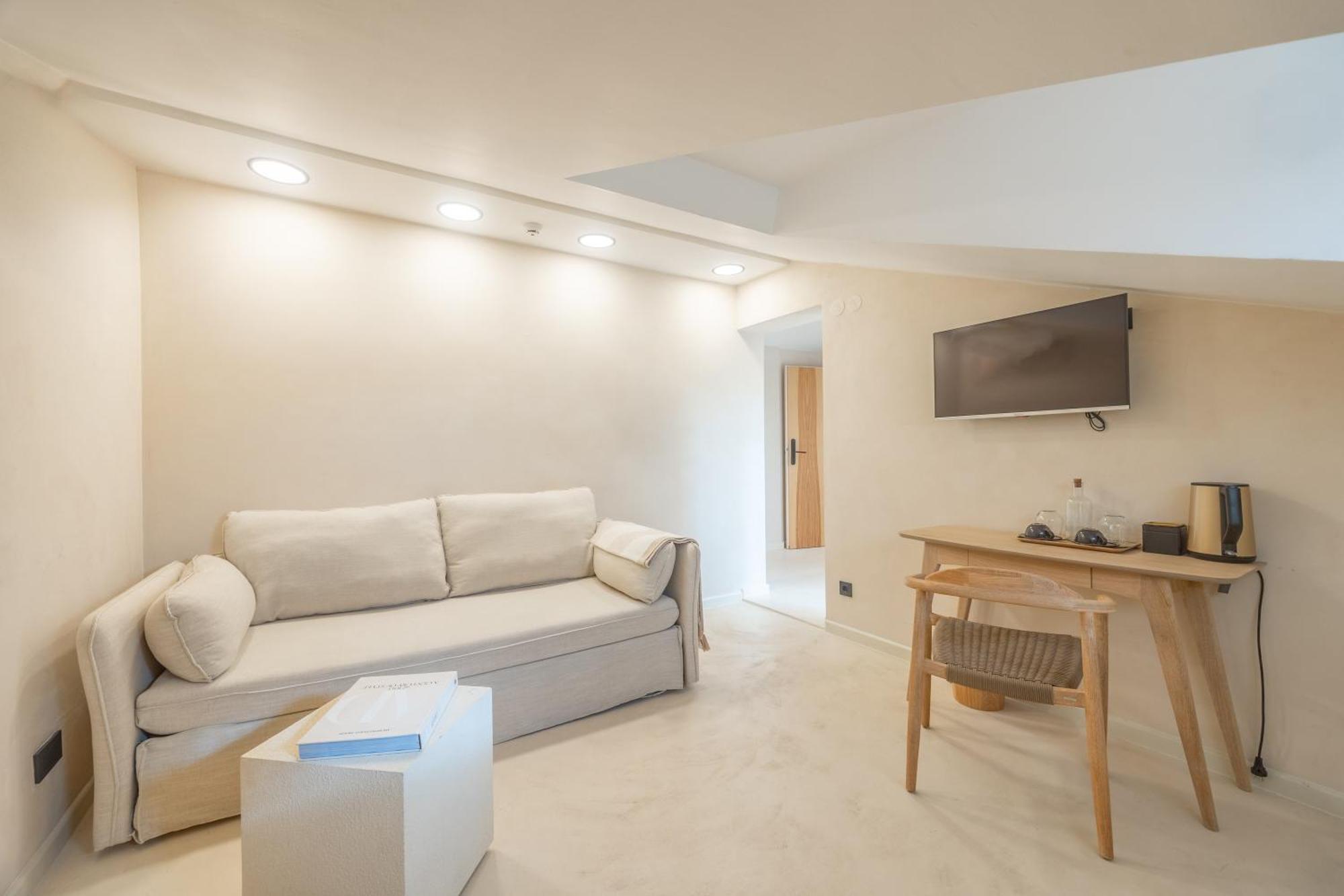 Hotel Lo͝Or Luxury Retreat à Stobreč Extérieur photo