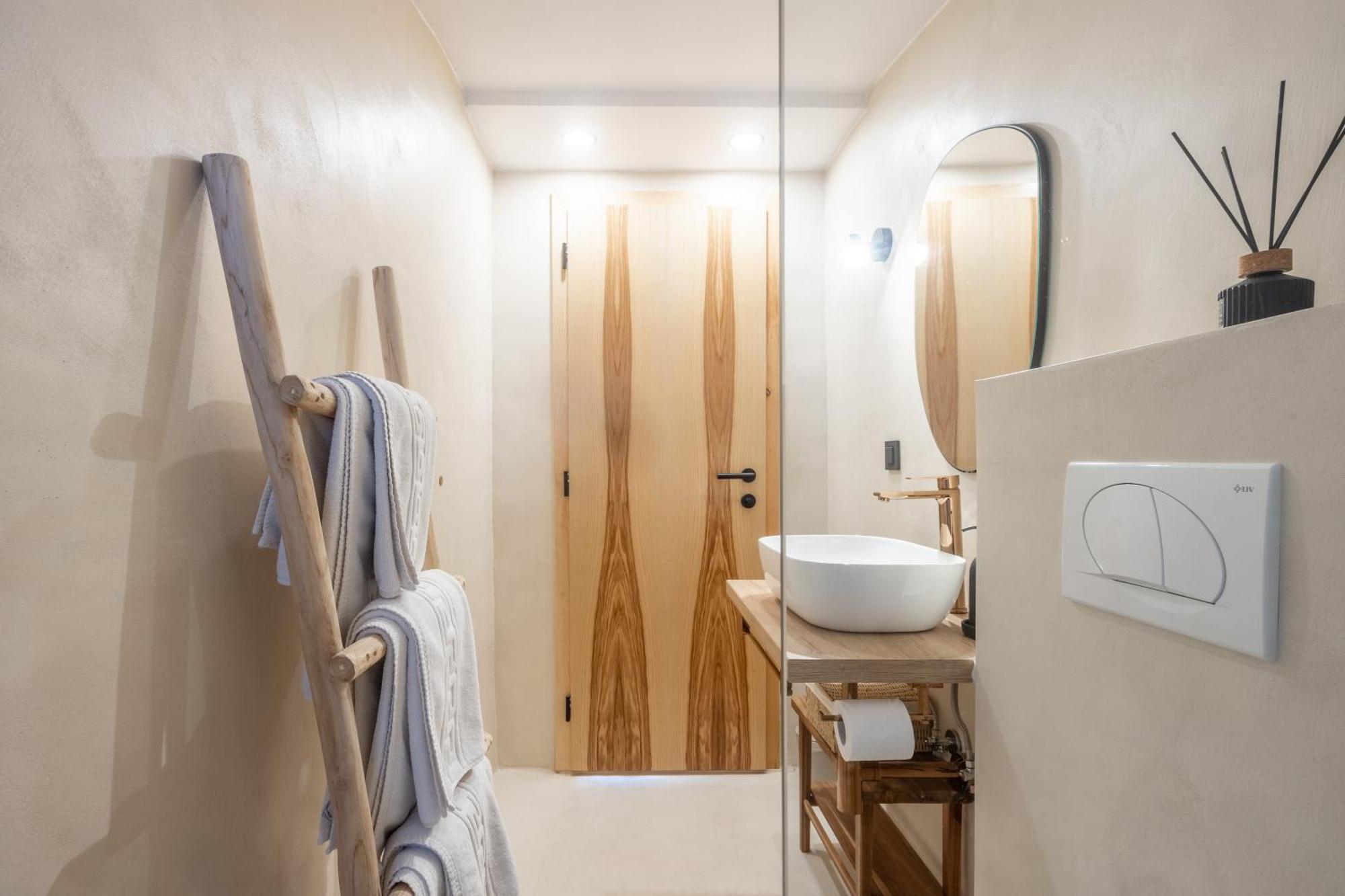 Hotel Lo͝Or Luxury Retreat à Stobreč Extérieur photo